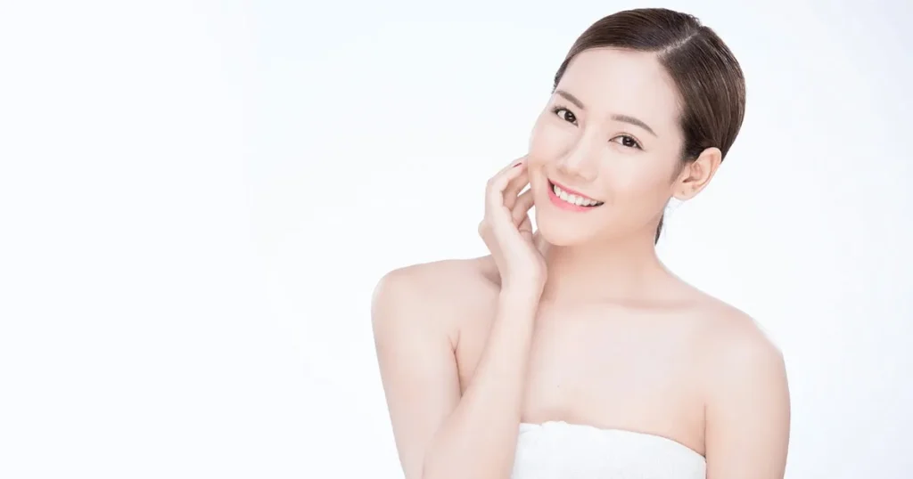 Bước 2: "Soi xét" bảng thành phần - "La bàn" dẫn đường cho làn da