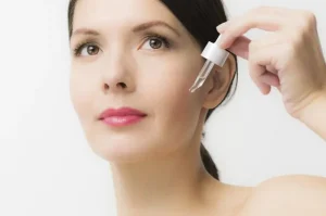 Serum dưỡng trắng da là gì? Bí quyết lựa chọn và sử dụng để có làn da trắng sáng rạng ngời