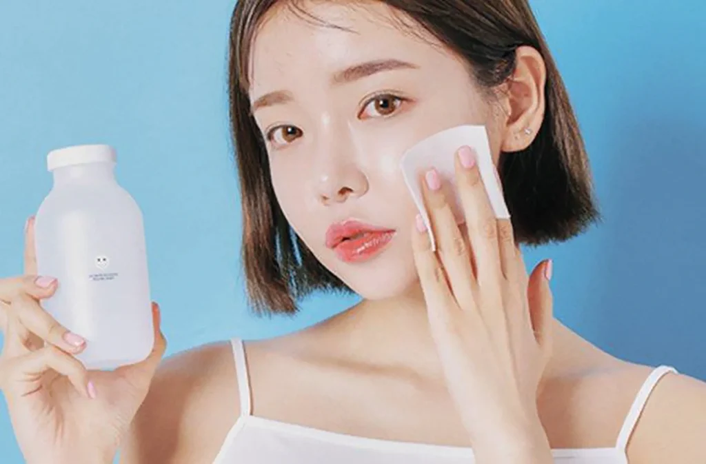 Tại Sao Da Dầu Cần Nước Tẩy Trang Phù Hợp?