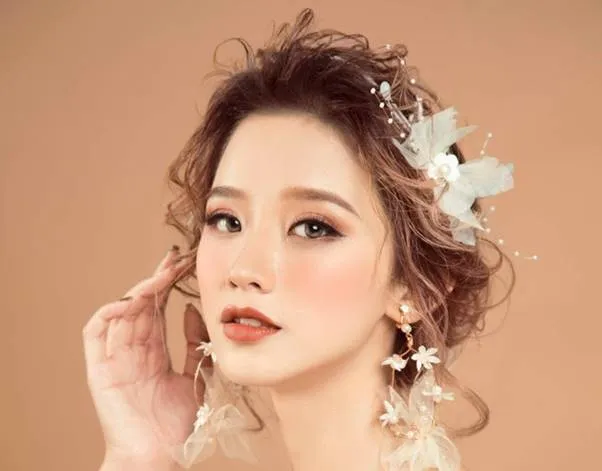 Tại Sao Trang Điểm Đi Tiệc Cần Sự Khác Biệt?