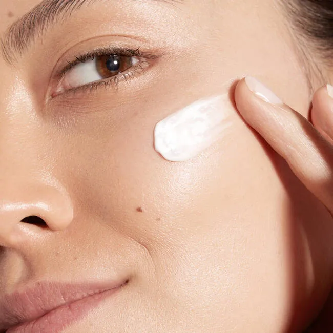 Top 7 Mỹ Phẩm Trị Thâm Mụn Hiệu Quả "Được Lòng" Nhiều Người